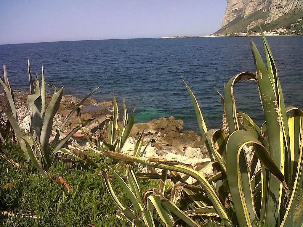 سيفراكافالو Hostel Palermo Baia Del Corallo